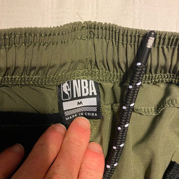 NBA logo men’s shorts medium - Picture 3 of 3